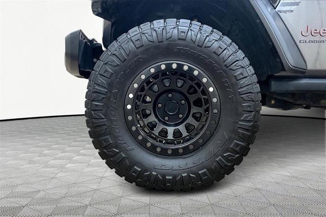 Photo of 2021 Granite Crystal Clearcoat Metallic Jeep Gladiator