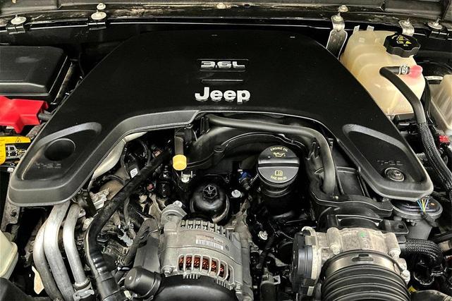 Photo of 2021 Granite Crystal Clearcoat Metallic Jeep Gladiator