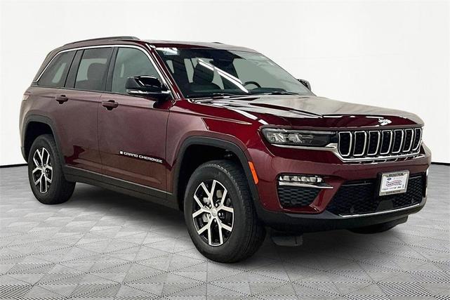 Photo of 2025 Velvet Red Pearlcoat Jeep Grand Cherokee
