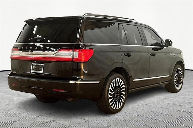 Photo of 2021 Black Lincoln Navigator