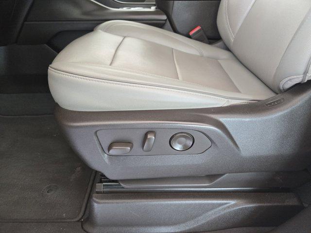 Photo of 2021 White Frost Tri-Coat GMC Yukon