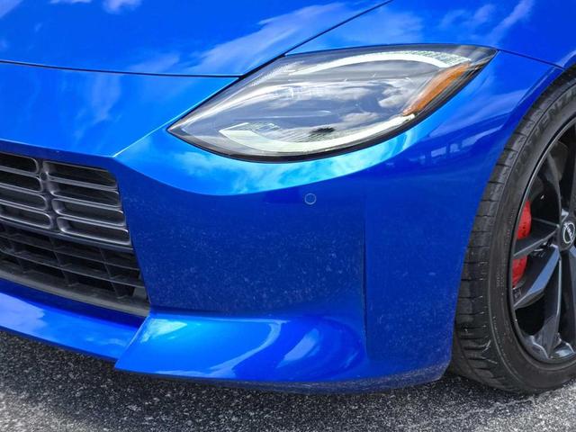 Photo of 2023 2 Tone Blue / Black Nissan Z