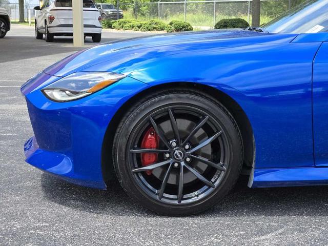 Photo of 2023 2 Tone Blue / Black Nissan Z