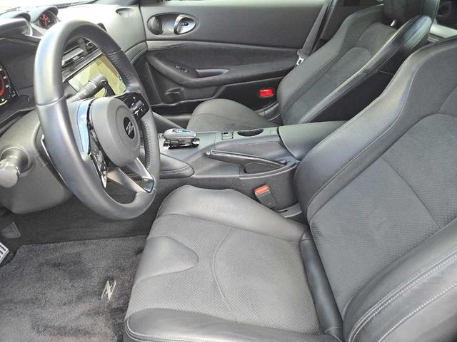 Photo of 2023 2 Tone Blue / Black Nissan Z