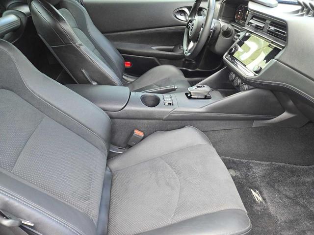 Photo of 2023 2 Tone Blue / Black Nissan Z