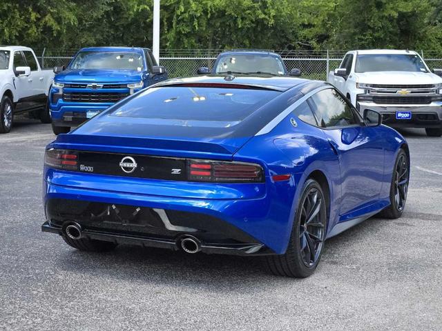 Photo of 2023 2 Tone Blue / Black Nissan Z