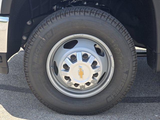 Photo of 2025 Summit White Chevrolet Silverado 3500