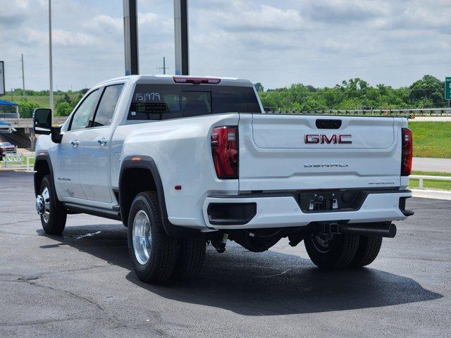 Photo of 2025 Summit White GMC Sierra 3500