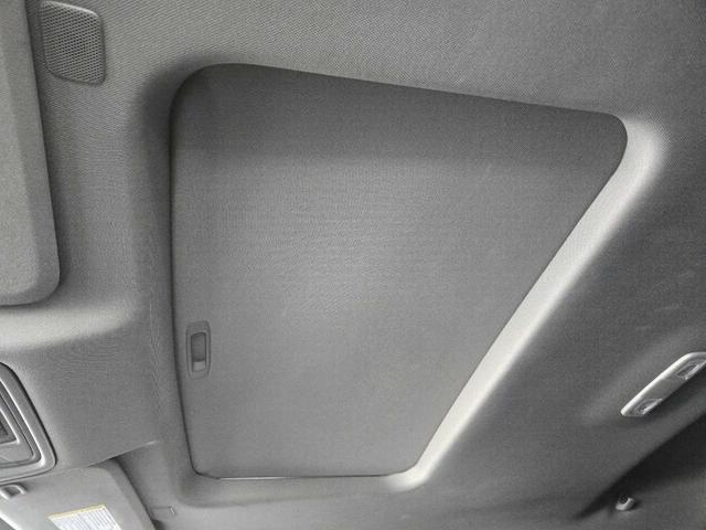 Photo of 2022 Summit White GMC Sierra 1500