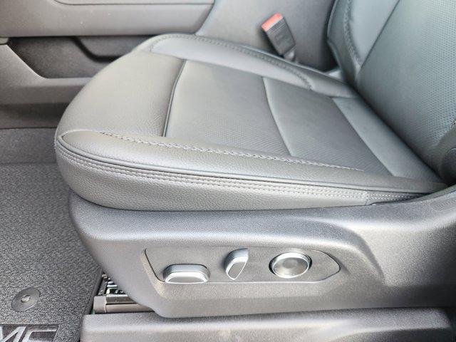 Photo of 2025 White Frost Tri-Coat GMC Sierra 3500