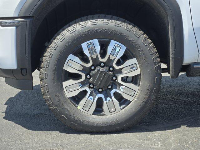 Photo of 2025 Summit White GMC Sierra 2500