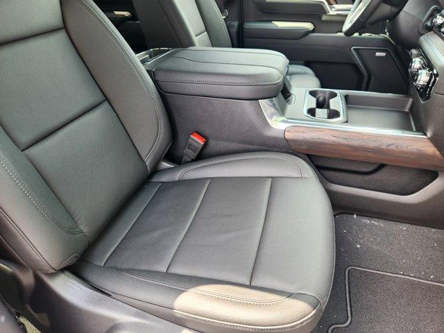 Photo of 2025 Summit White GMC Sierra 3500