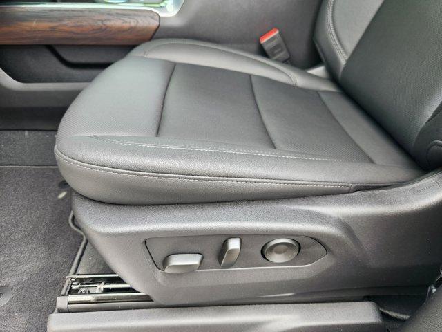 Photo of 2025 Summit White GMC Sierra 3500