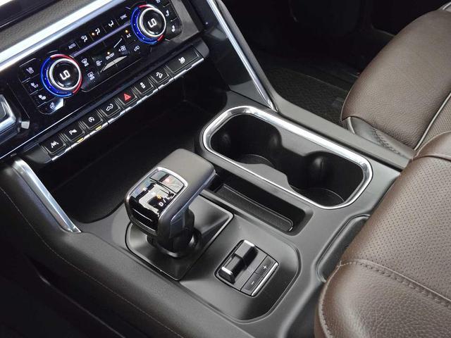 Photo of 2024 Summit White GMC Sierra 1500