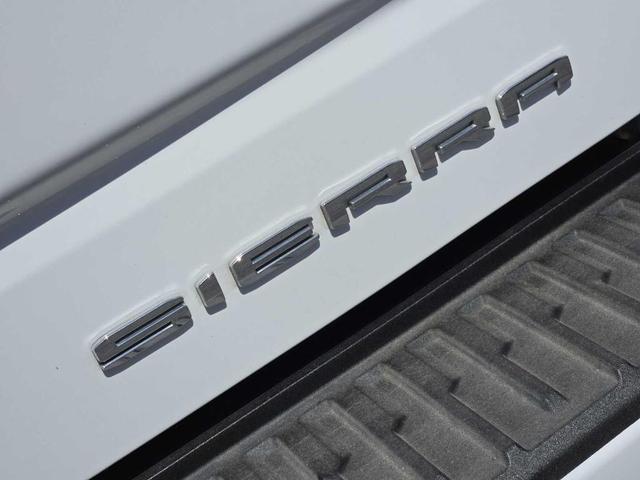 Photo of 2024 Summit White GMC Sierra 1500