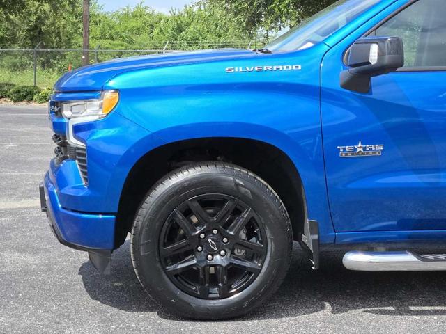 Photo of 2022 Glacier Blue Metallic Chevrolet Silverado 1500
