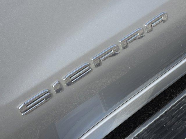 Photo of 2022 Quicksilver Metallic GMC Sierra 1500