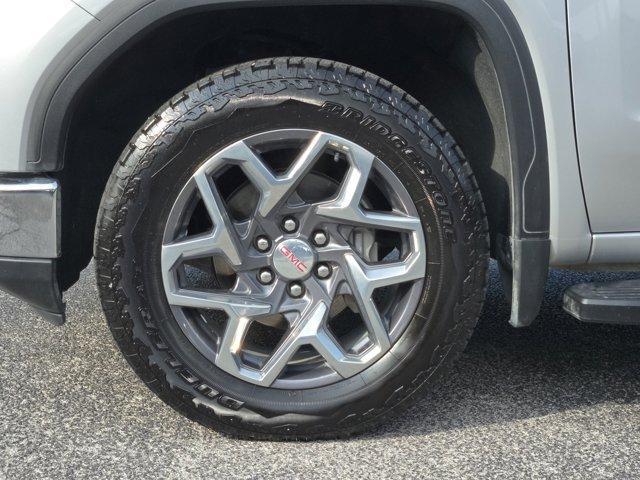 Photo of 2022 Quicksilver Metallic GMC Sierra 1500