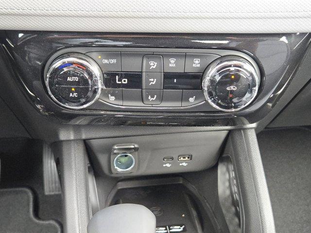 Photo of 2026 Summit White Chevrolet Trailblazer