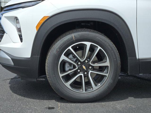 Photo of 2026 Summit White Chevrolet Trailblazer
