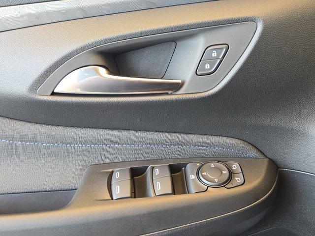Photo of 2026 Summit White Buick Envista