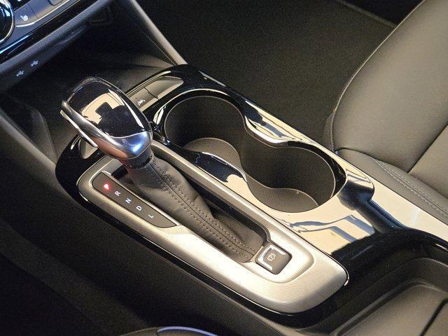 Photo of 2026 Summit White Buick Envista