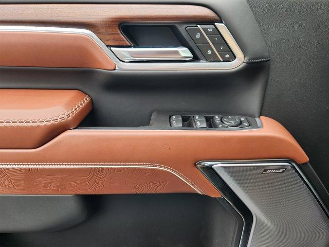 Photo of 2025 Summit White GMC Sierra 2500