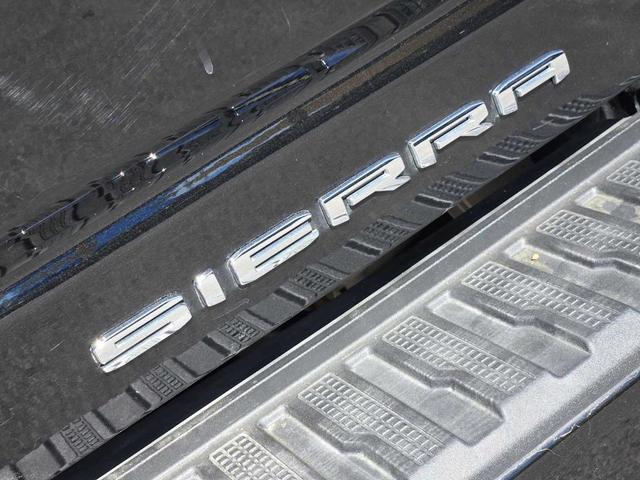 Photo of 2024 Onyx Black GMC Sierra 2500
