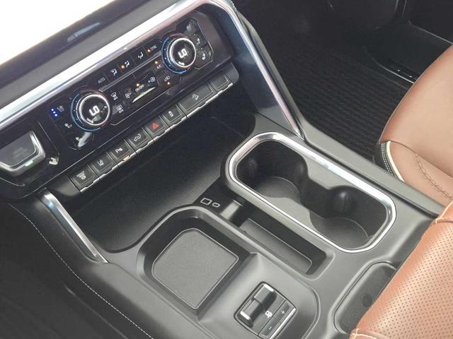 Photo of 2024 Onyx Black GMC Sierra 2500