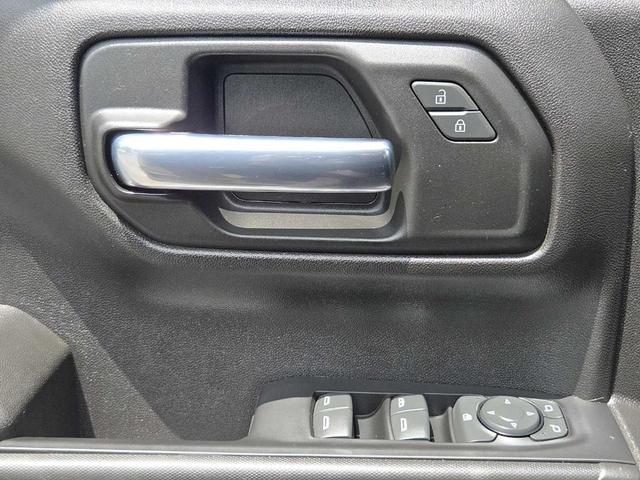 Photo of 2021 Black Chevrolet Silverado 1500