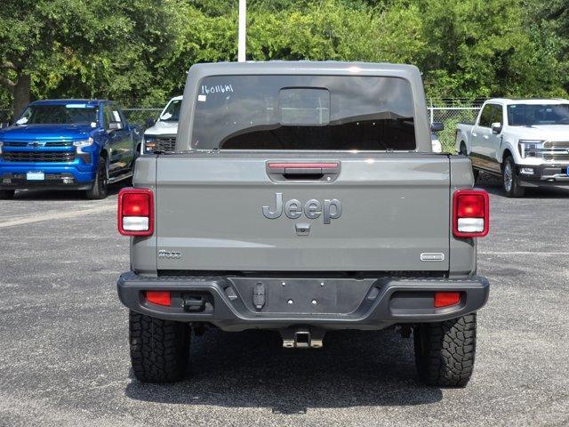 Photo of 2022 Sting Gray Clearcoat Jeep Gladiator
