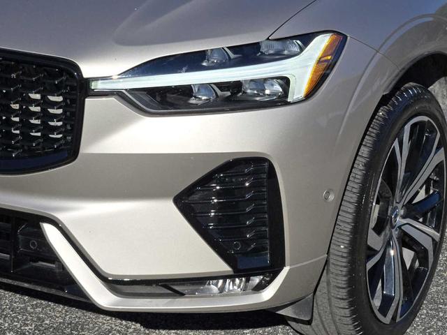 Photo of 2025 Platinum Grey Metallic Volvo XC60