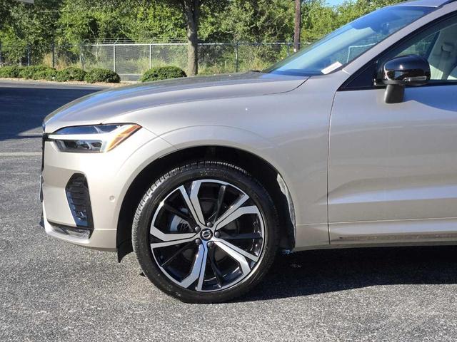 Photo of 2025 Platinum Grey Metallic Volvo XC60