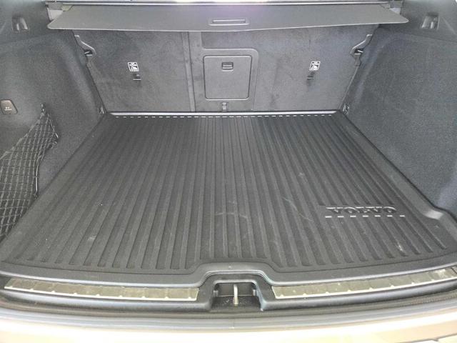 Photo of 2025 Platinum Grey Metallic Volvo XC60