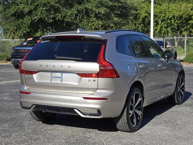 Photo of 2025 Platinum Grey Metallic Volvo XC60