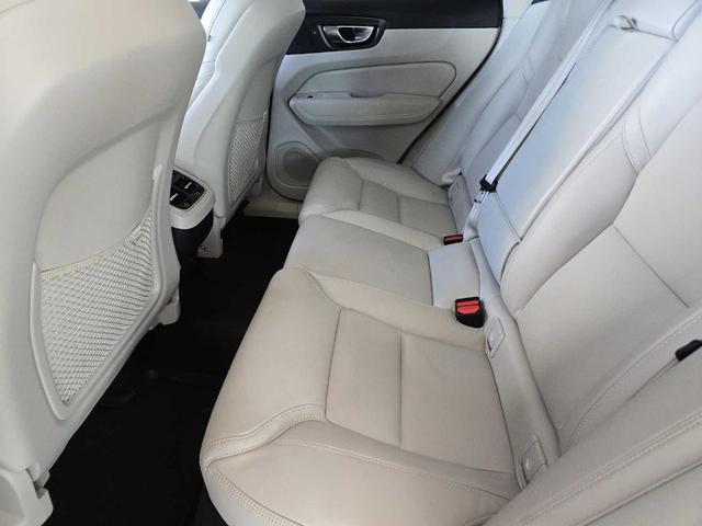 Photo of 2025 Platinum Grey Metallic Volvo XC60