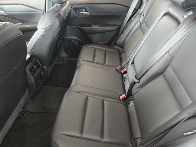 Photo of 2023 White Nissan Rogue