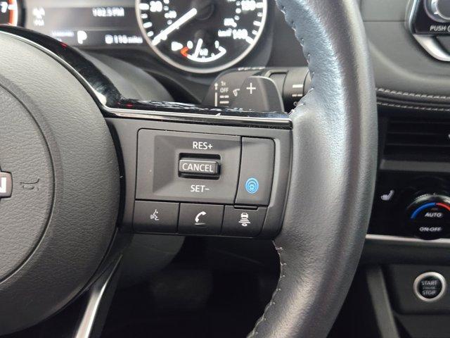 Photo of 2023 White Nissan Rogue