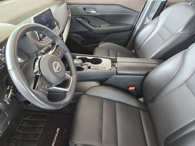 Photo of 2023 White Nissan Rogue