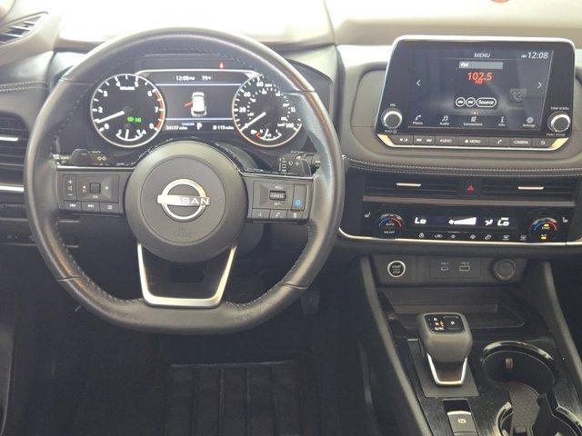 Photo of 2023 White Nissan Rogue