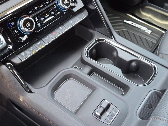 Photo of 2025 Summit White GMC Sierra 2500