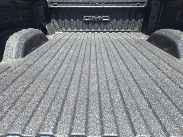 Photo of 2025 Summit White GMC Sierra 2500