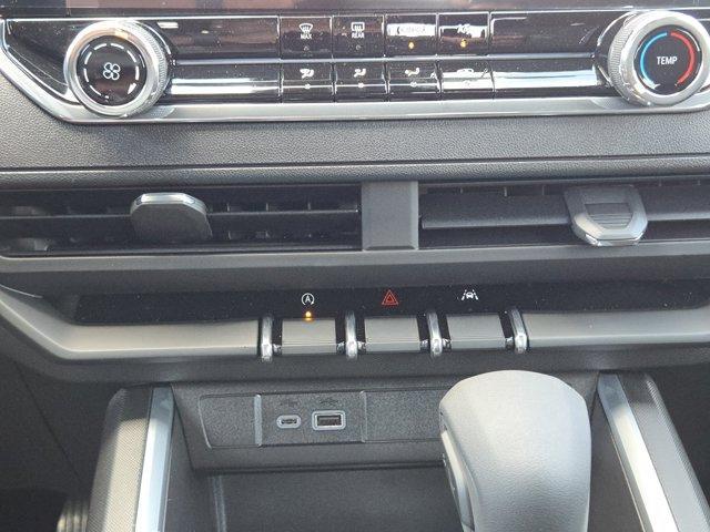 Photo of 2026 Summit White Chevrolet Colorado
