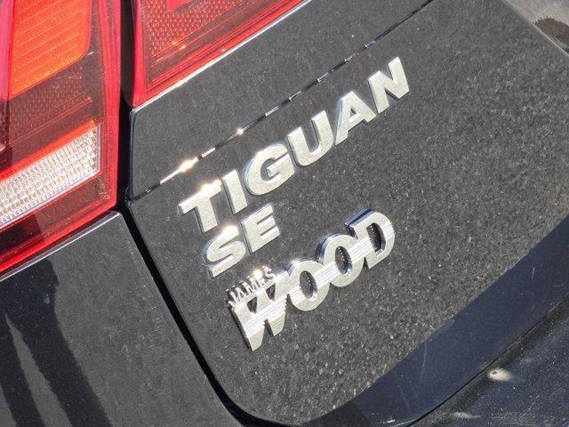 Photo of 2018 Deep Black Pearl Effect Volkswagen Tiguan