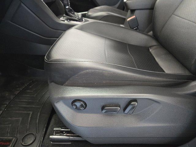 Photo of 2018 Deep Black Pearl Effect Volkswagen Tiguan