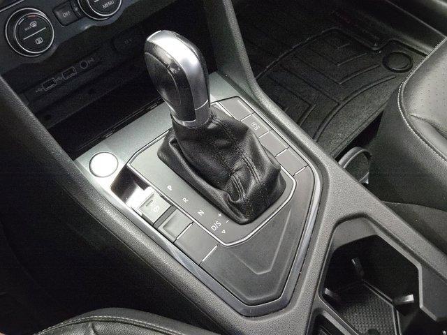 Photo of 2018 Deep Black Pearl Effect Volkswagen Tiguan