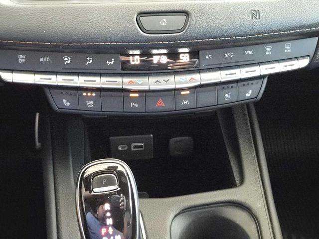 Photo of 2020 Radiant Silver Metallic Cadillac XT4