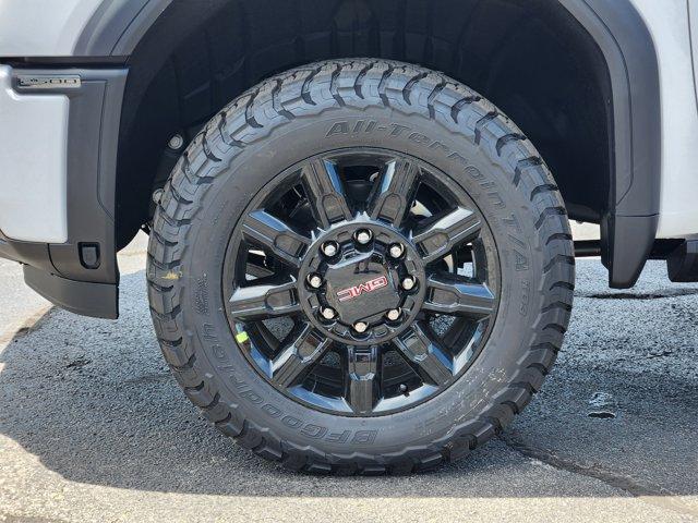 Photo of 2025 Summit White GMC Sierra 2500