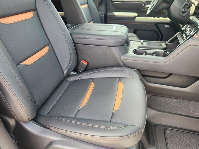 Photo of 2025 Summit White GMC Sierra 2500