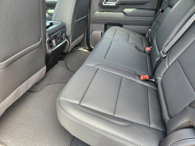 Photo of 2025 Summit White GMC Sierra 2500